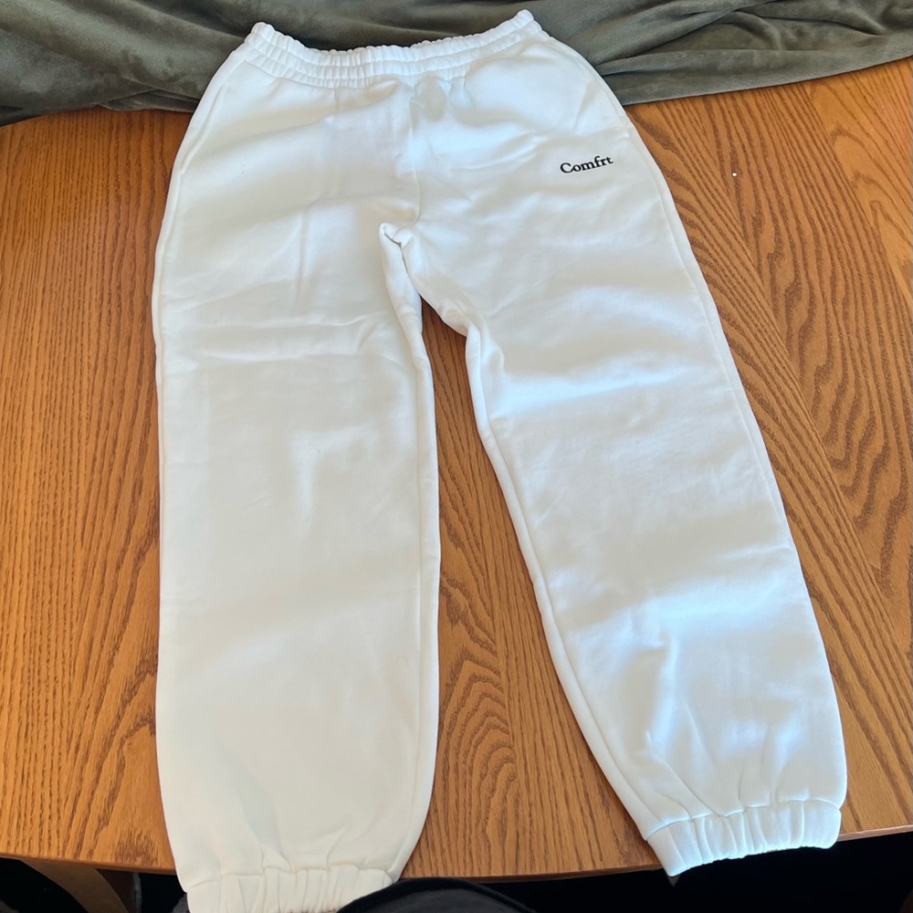 Comfrt Large Cloud Zip Hoodie & Large Sweatpants in White Snow - Picture 10 of 16